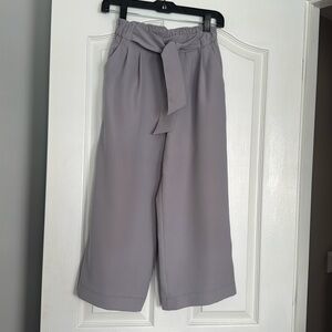 Cute Lulu capri pants